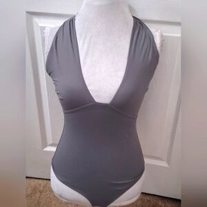 NWT Reo Rea Grey Plunging V Neck Halter Body Suit    Size S
